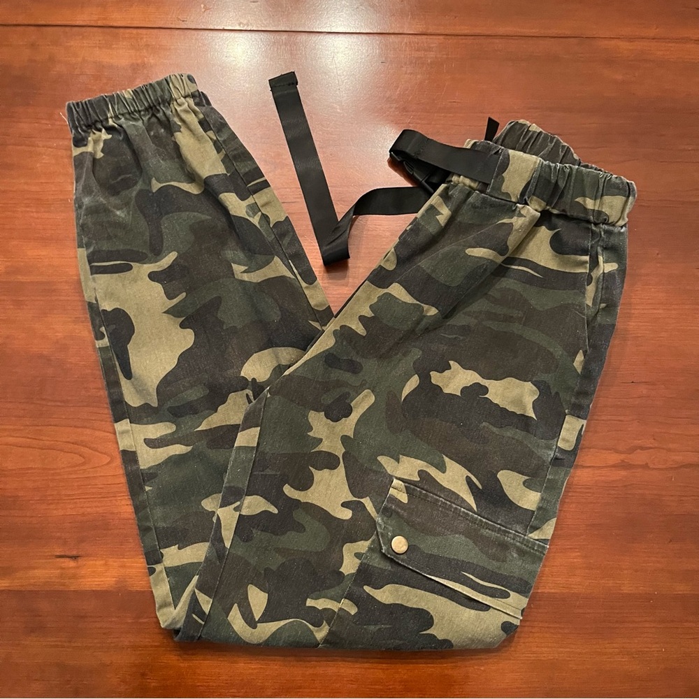 Shein Women's Camouflage Print Jogger Pants S
